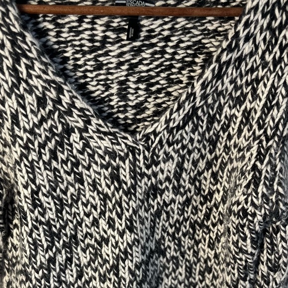 ESCADA SPORT Chunky Knit sweater LARGE Wool Angora Black & white V-neck - Picture 7 of 8